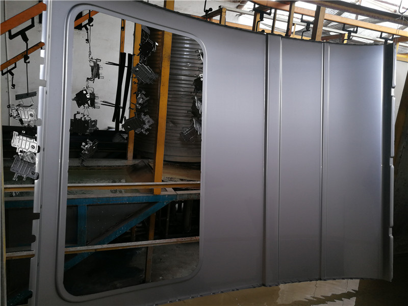 5汽車殼體電泳噴(pen)淋陶化