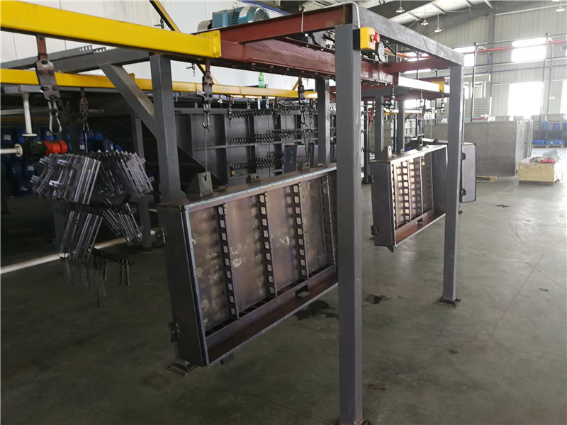 12新能(néng)源汽車部(bu)件浸泡電(diàn)泳陶化