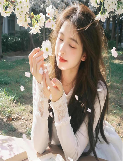 美术设计：《时空穿越：孙女带我来改命》政治的权力博弈与社会结构——东方与西方的碰撞